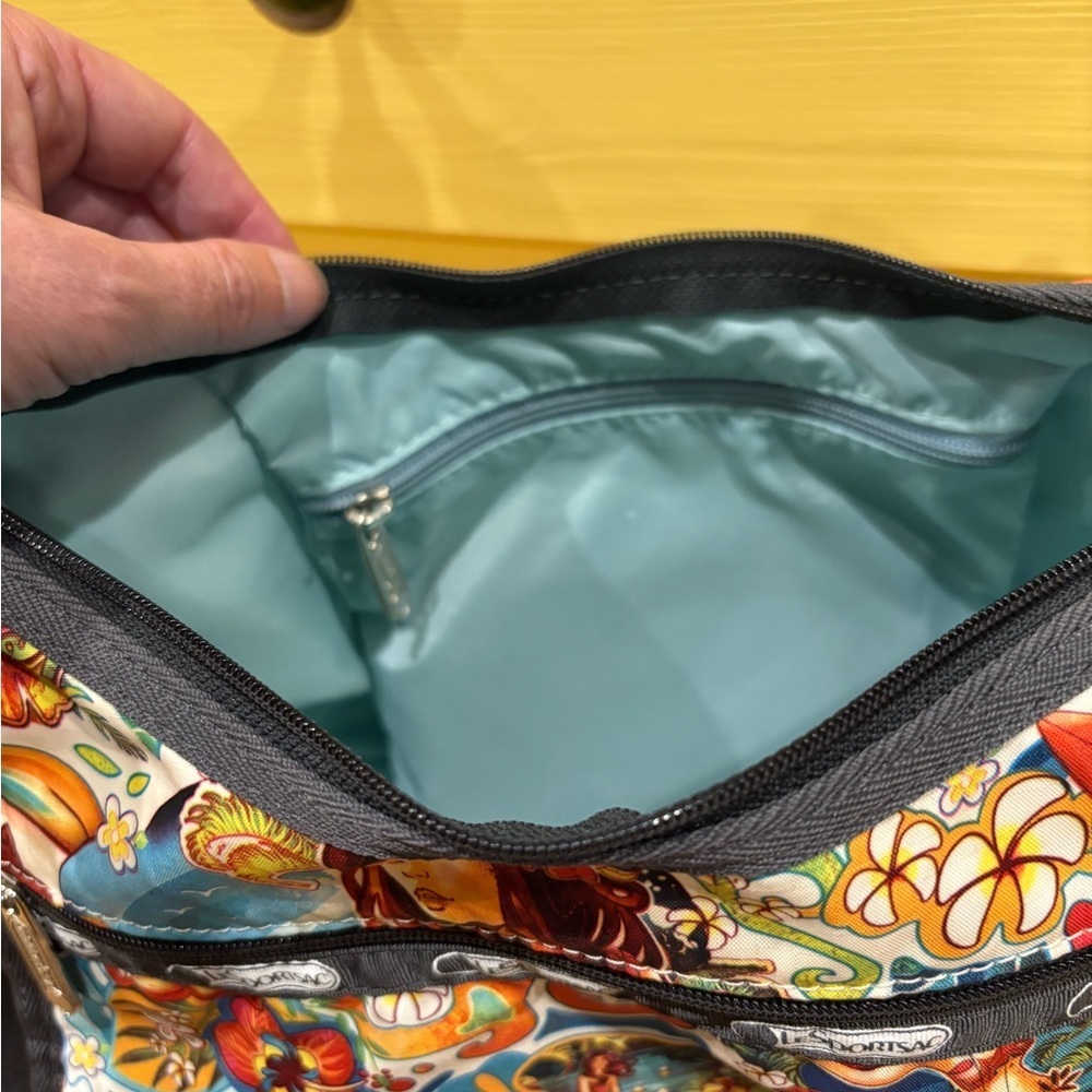 LeSportsac rare Hawaiian print nylon shoulder bag - Picture 3 of 7